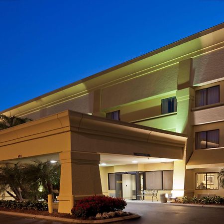 La Quinta By Wyndham Tampa Fairgrounds - Casino Hotel Exterior photo