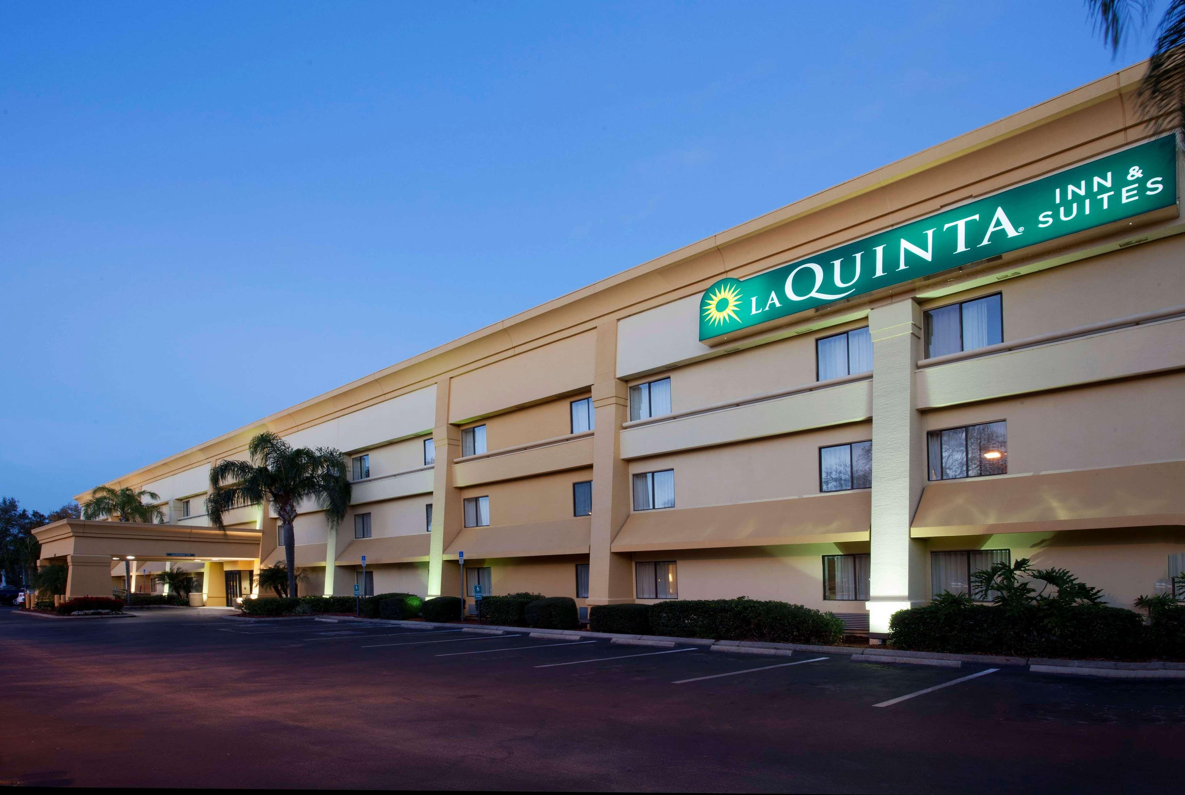 La Quinta By Wyndham Tampa Fairgrounds - Casino Hotel Exterior photo